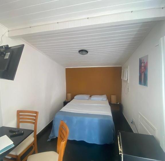 Standard Værelse, Tao