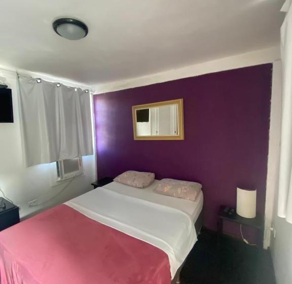 Standard Værelse, Tao