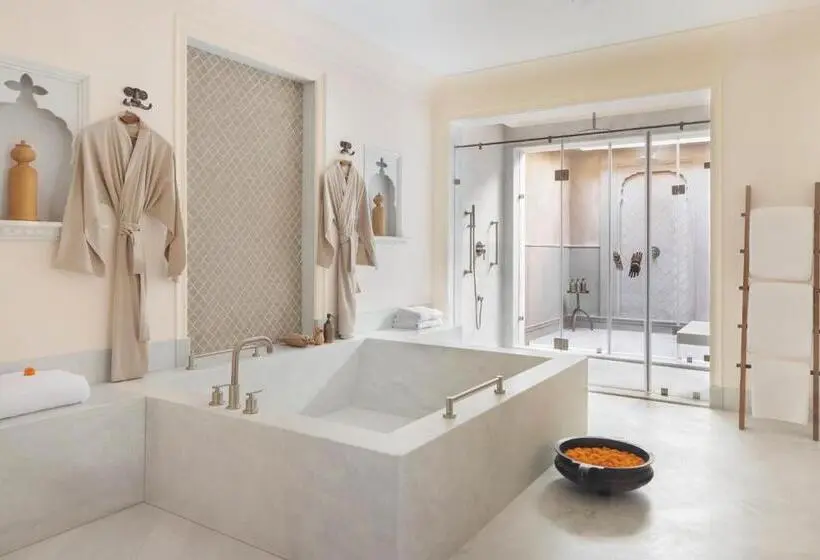 Suite with Pool