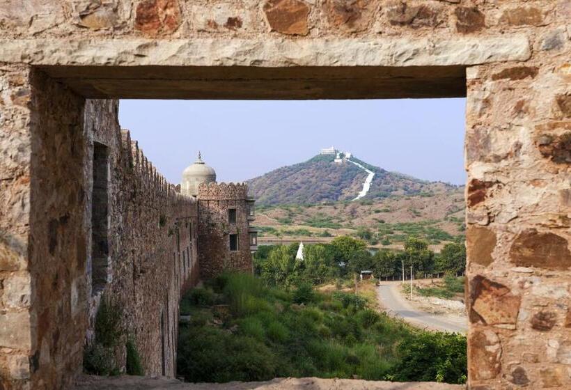 Люкс с Бассейном, Six Senses Fort Barwara, Sawai Madhopur