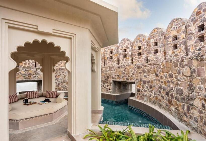 جناح مزود بحمام سباحة, Six Senses Fort Barwara, Sawai Madhopur