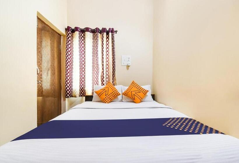 חדר סטנדרט לשלושה, Spot On 76369 Grand