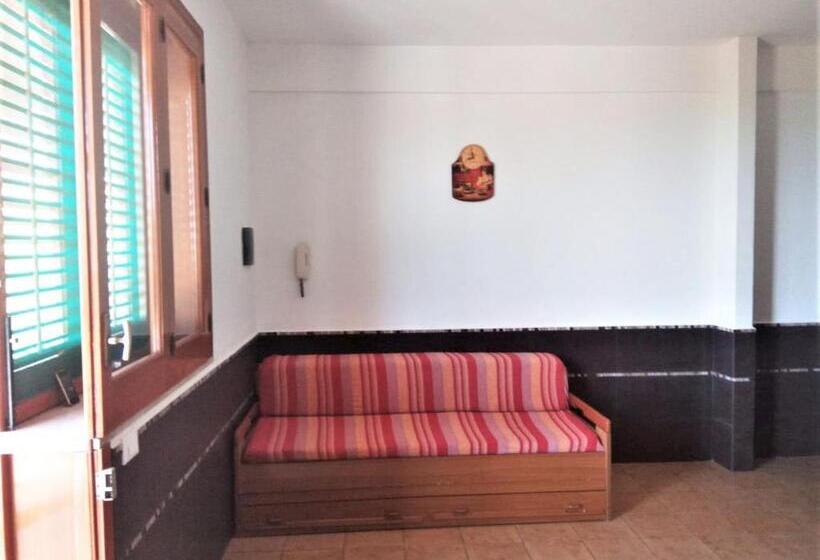 Standard-huone Jaettu Kylpyhuone, Stanza In Villa Con Giardino Vista Mare