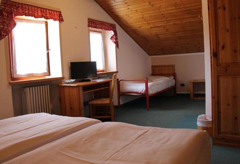 חדר קלאסי לשלושה, Mont Velan