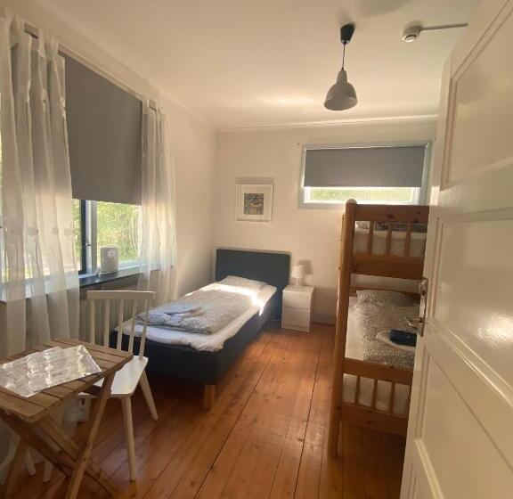 חדר משפחתי חדר אמבטיה משותף, Villa Karllösa Bed And Breakfast
