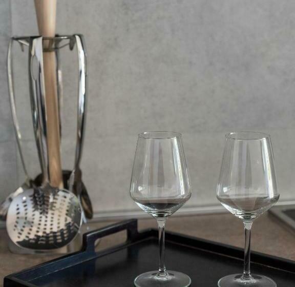استودیوی استاندارد, Residence Renadoro