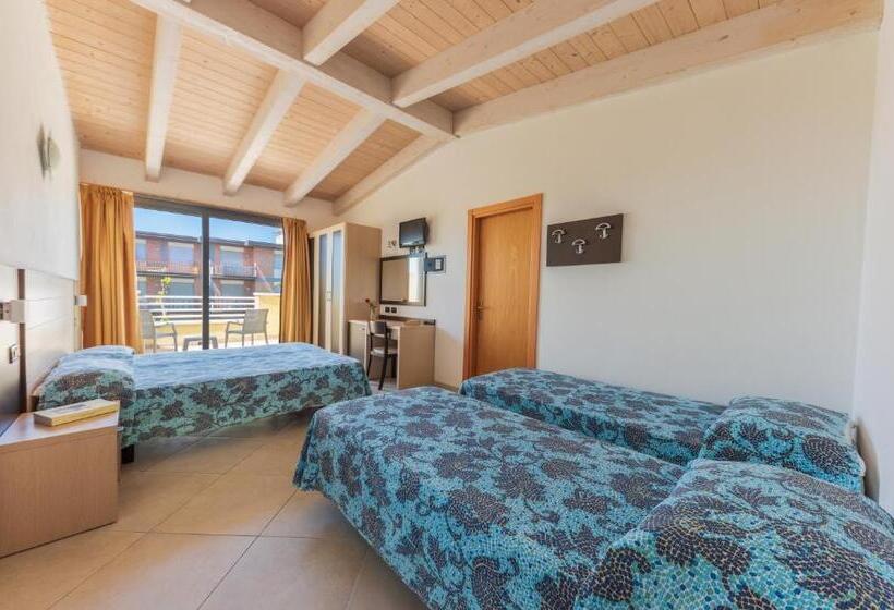 דירת פנטהאוז 1 חדרי שינה, Residence Renadoro