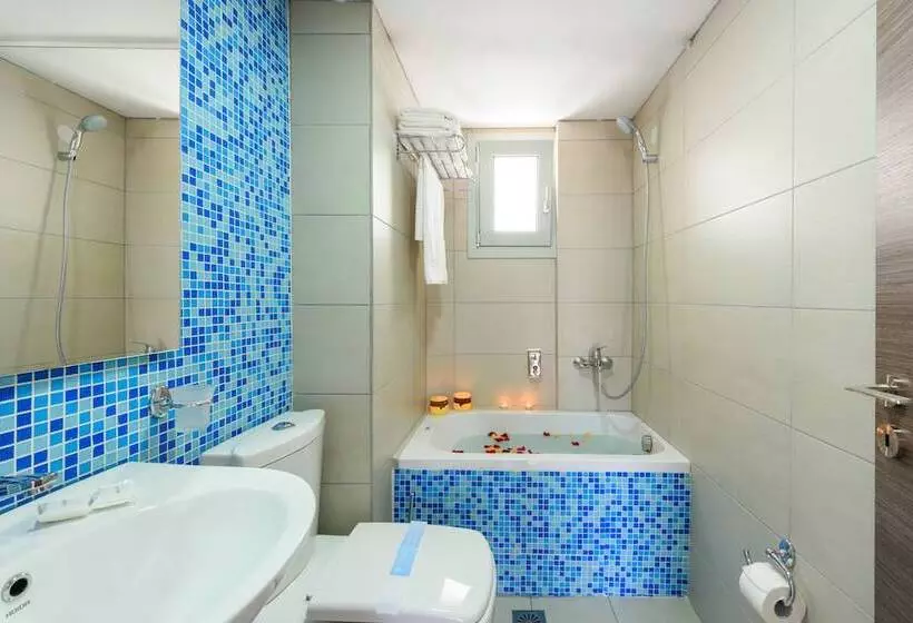 استودیوی سوپریور, Angela Studios Apartments
