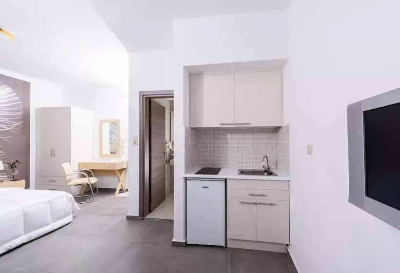 استودیوی سوپریور, Angela Studios Apartments
