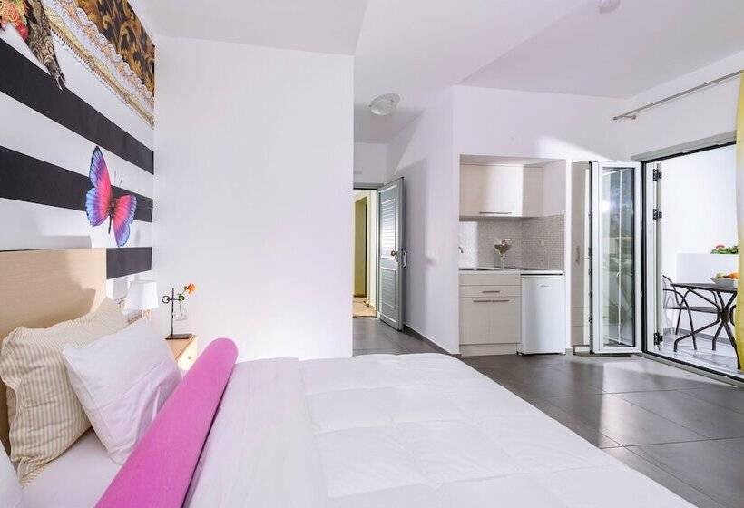 סטודיו סופריור, Angela Studios Apartments