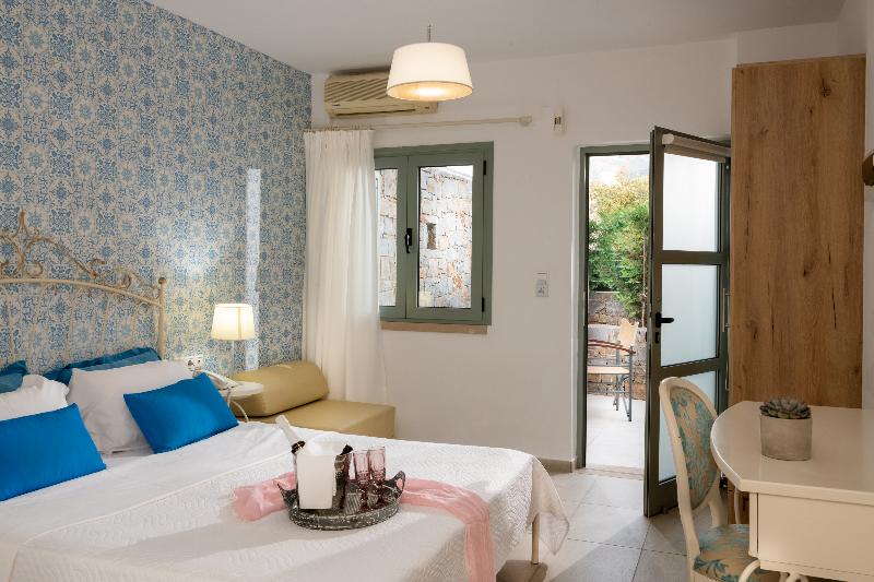 סטודיו סופריור, Angela Studios Apartments