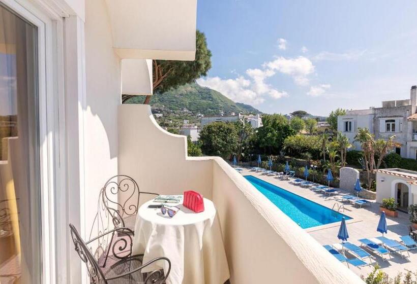 חדר לארבעה סטנדרטי עם מרפסת, Le Canne Family Resort & Spa