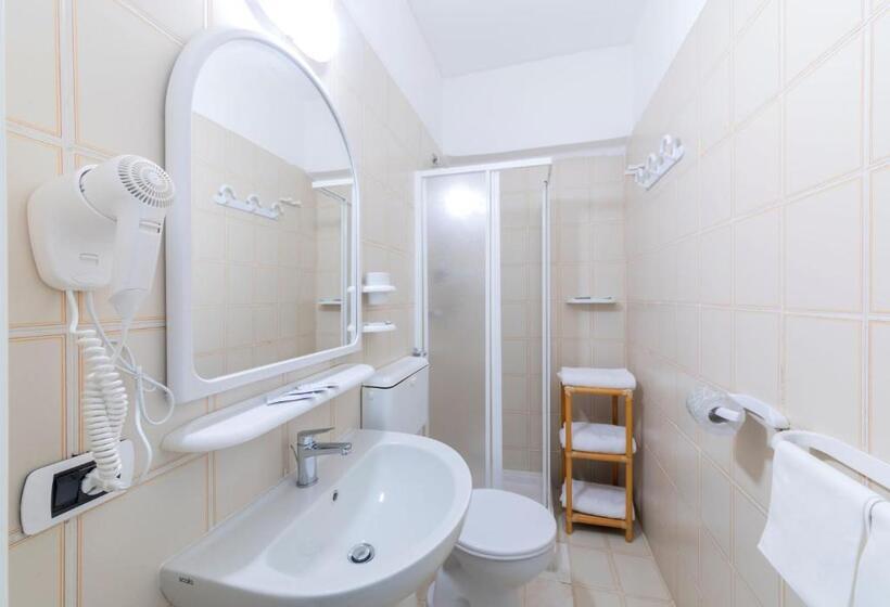 חדר אקונומי לארבעה, Le Canne Family Resort & Spa