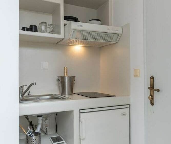 스탠다드 스튜디오, Annita's Village