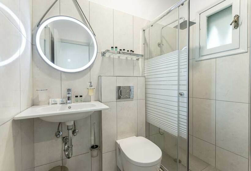 إستوديو قياسى, Annita's Village