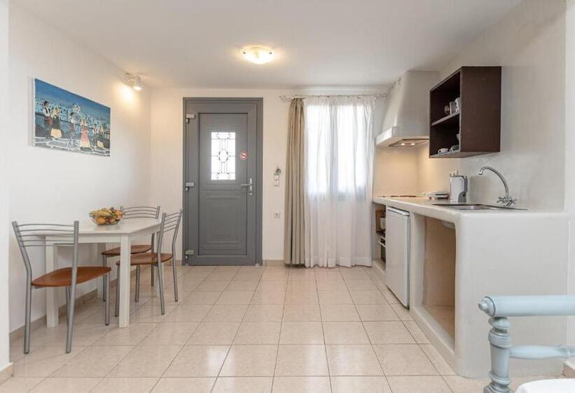 غرفة قياسية, Annita's Village