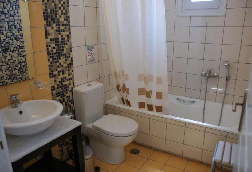 غرفة قياسية, Annita's Village