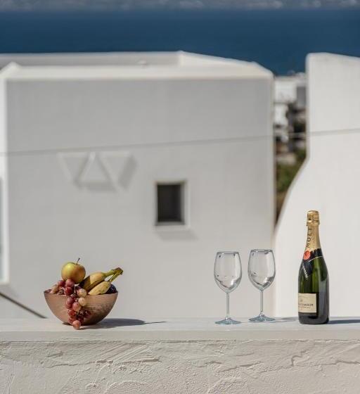 스탠다드 스튜디오, Annita's Village