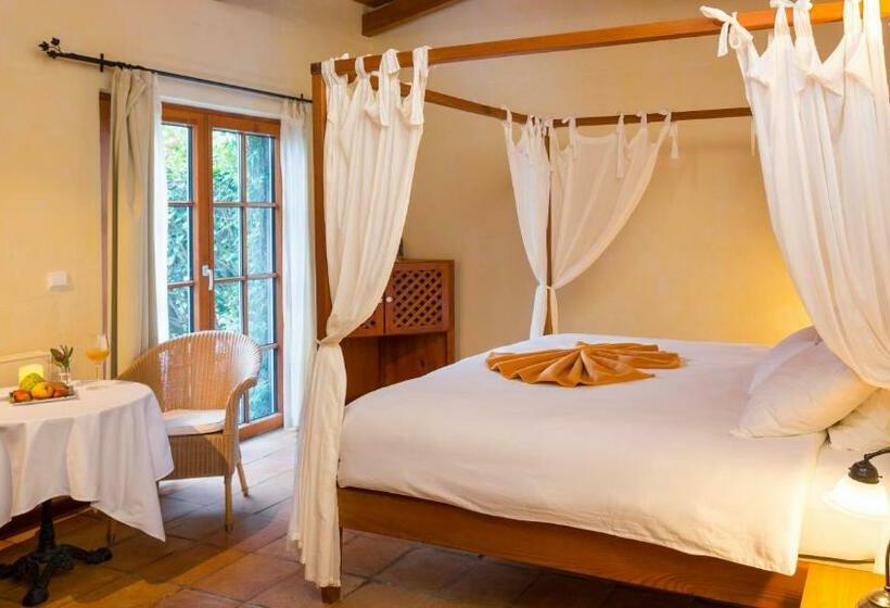 חדר סופריור, Atrio