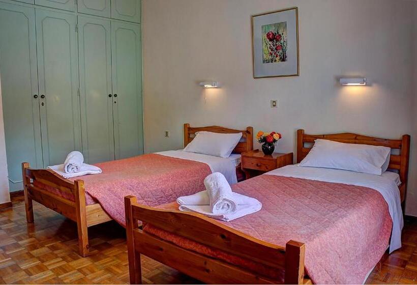 דירת שני חדרים, Benitses Arches