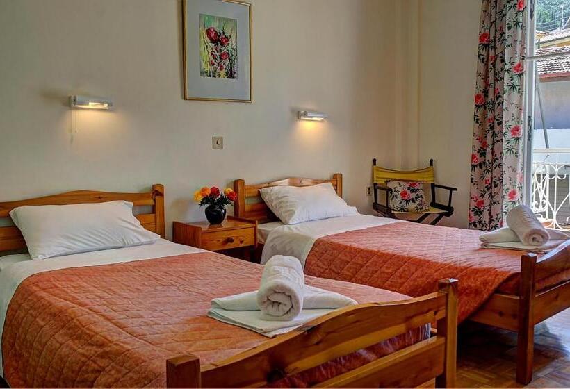 דירת שני חדרים, Benitses Arches