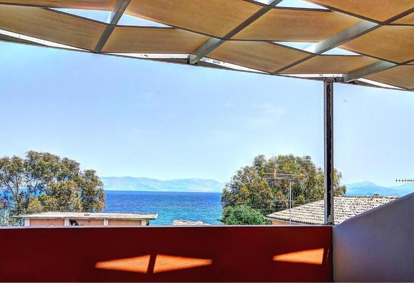 חדר משפחתי נוף לים, Benitses Arches