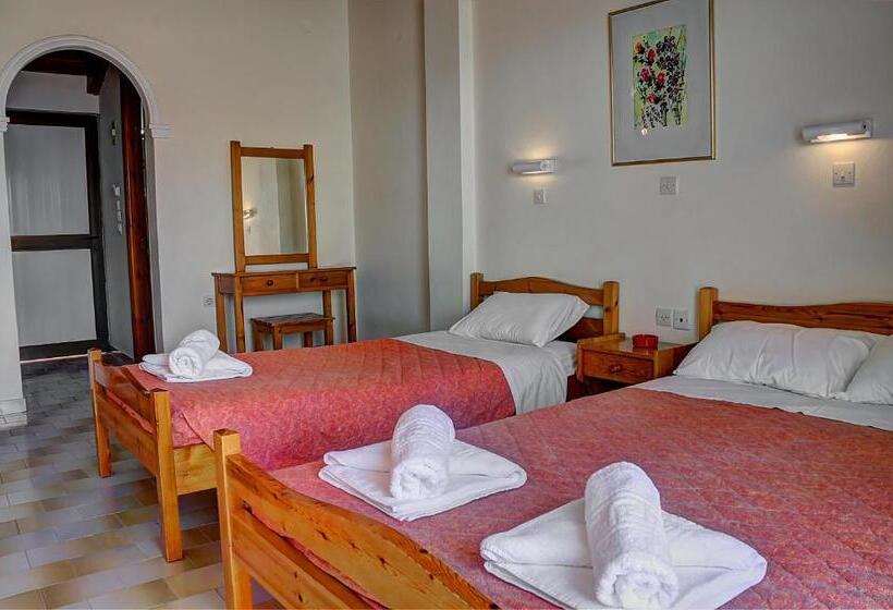 חדר משפחתי נוף לים, Benitses Arches