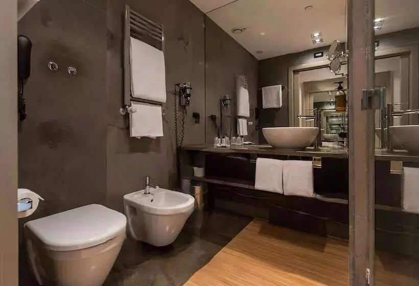 Economy Room