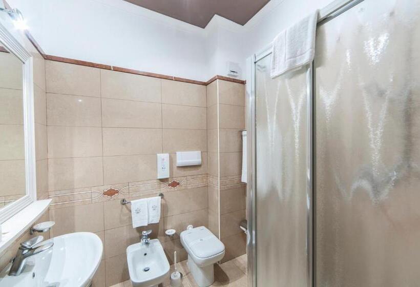 스탠다드 트리플 룸, Giulia Ocean Club