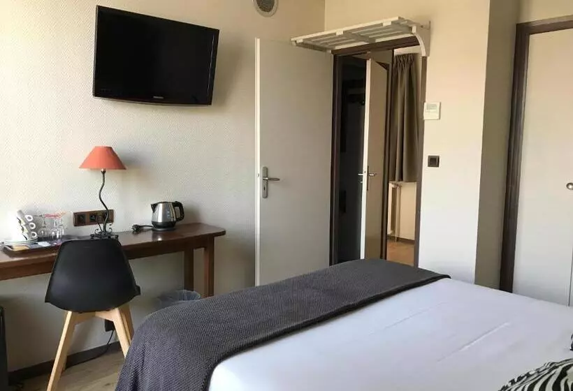 Standard Kolmen Hengen Huone, Hôtel L Iroko The Originals City