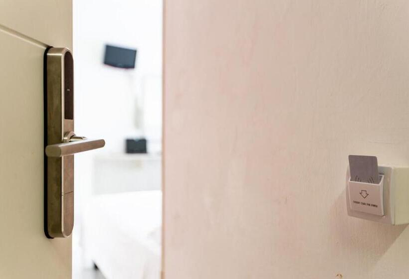 Egyágyas Standard Szoba, Marzia Con Piscina