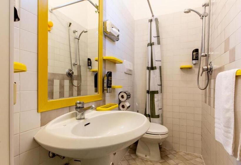 Economy Szoba, Marzia Con Piscina