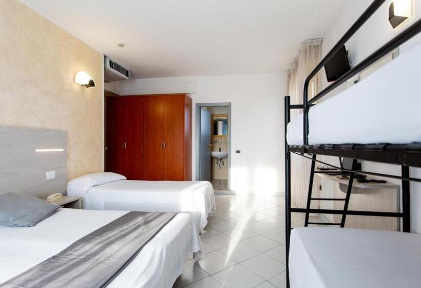 Családi Szoba, Marzia Con Piscina