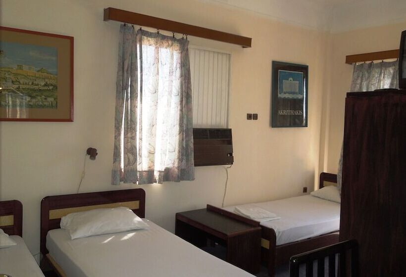 חדר סטנדרט לשלושה, Miramare