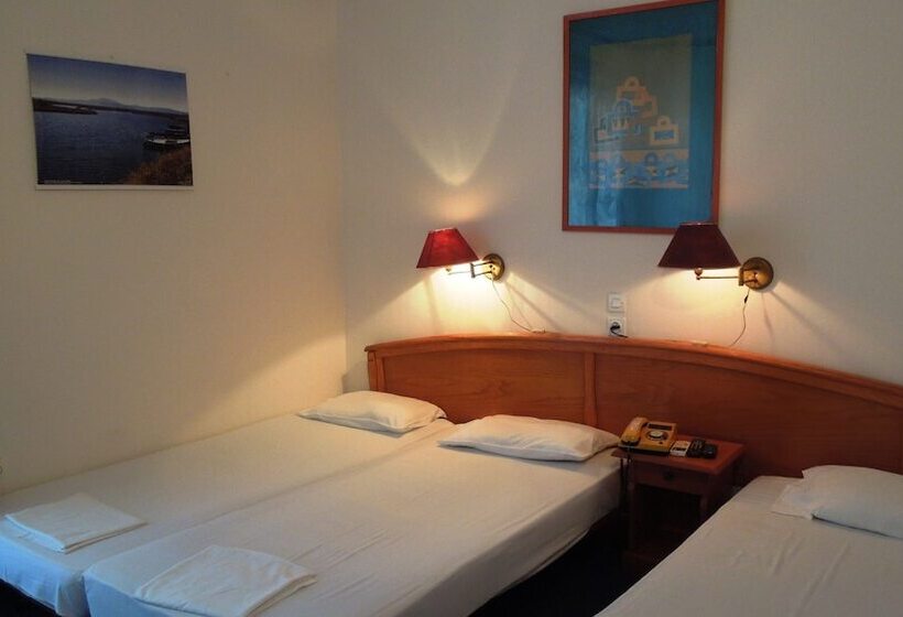 חדר סטנדרט לשלושה עם חדר אמבטיה משוף, Miramare