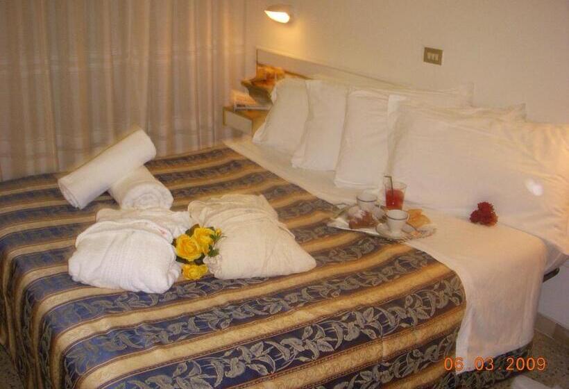 コンフォートトリプルルーム, Moresco   Piscina Beach Village