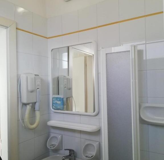 エコノミールーム, Moresco   Piscina Beach Village