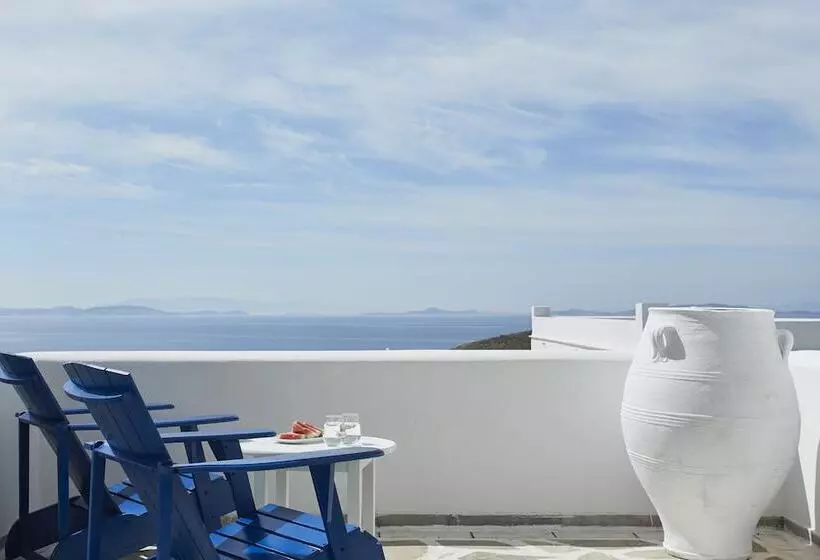 سوییت با چشم‌انداز دریا, Mr. And Mrs. White Tinos