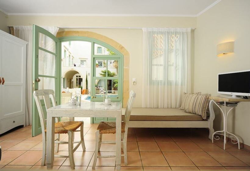 스탠다드 스튜디오, Mythos Suites Boutique