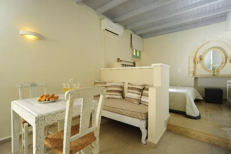 ジュニアスイート, Mythos Suites Boutique