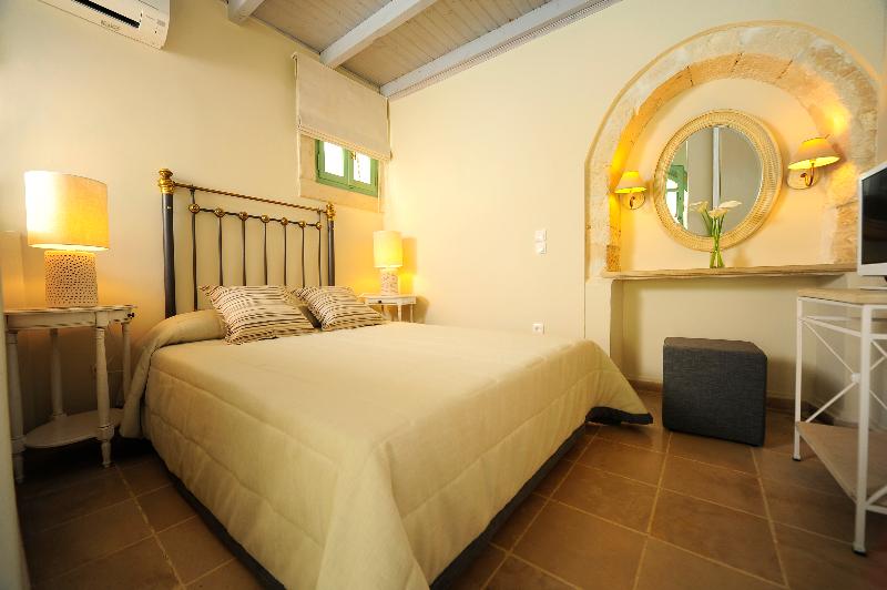 ジュニアスイート, Mythos Suites Boutique