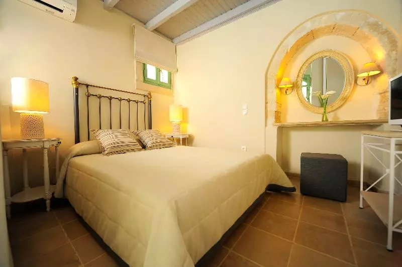 ジュニアスイート, Mythos Suites Boutique