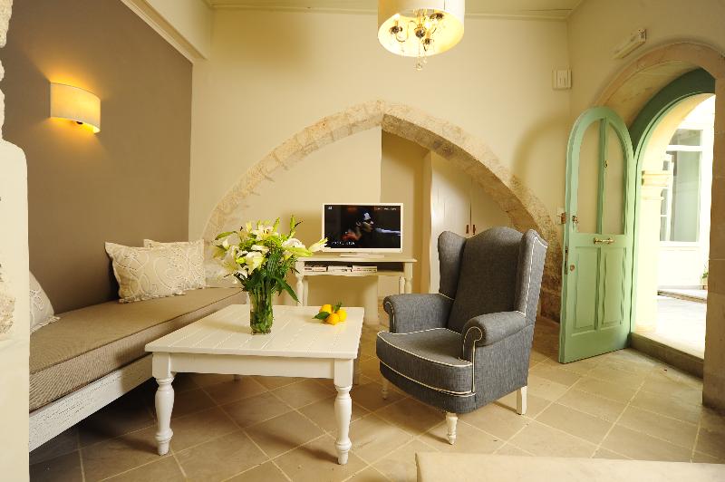 주니어 스위트, Mythos Suites Boutique