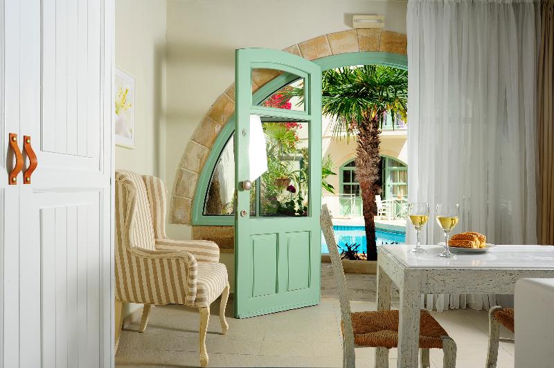 주니어 스위트, Mythos Suites Boutique