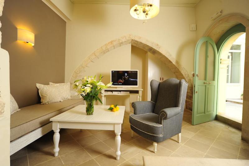 주니어 스위트, Mythos Suites Boutique