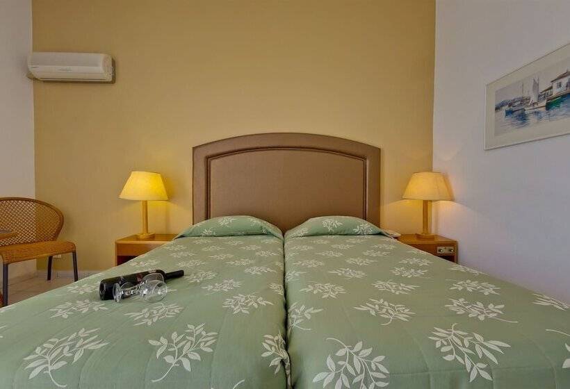 ガーデンビュースタンダードルーム, Palmariva Beach