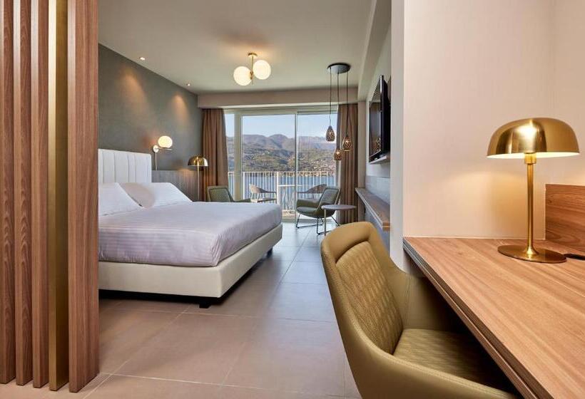 סוויטת ג'וניור נוף לאגם, Park Hotel Casimiro