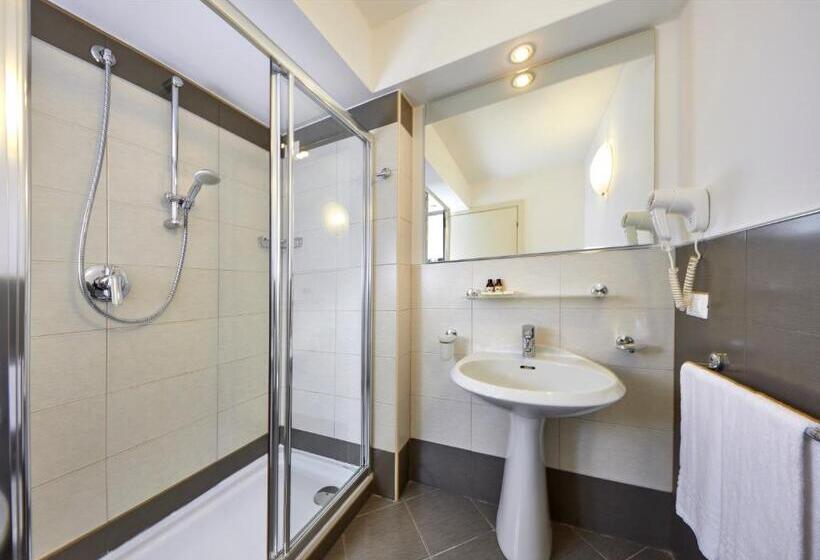 Superior room with lake view, Park Hotel Casimiro