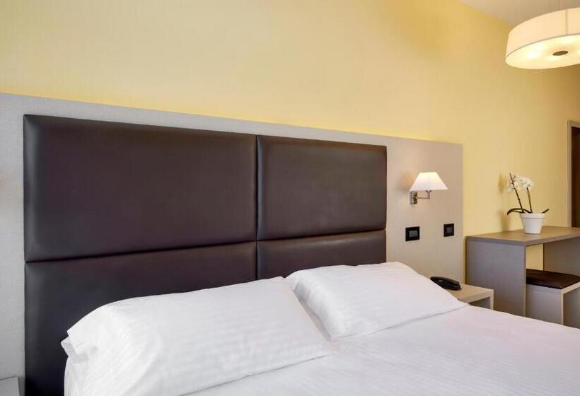 Superior room with lake view, Park Hotel Casimiro