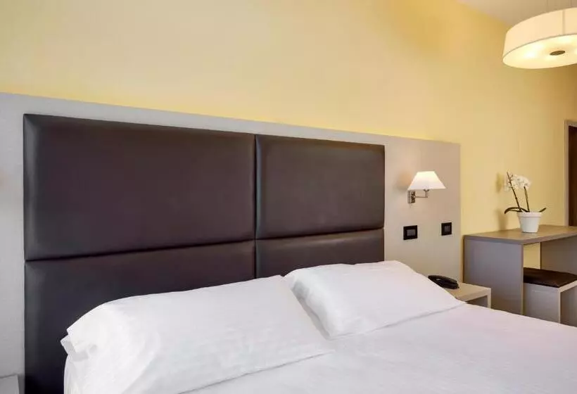 Superior room with lake view, Park Hotel Casimiro